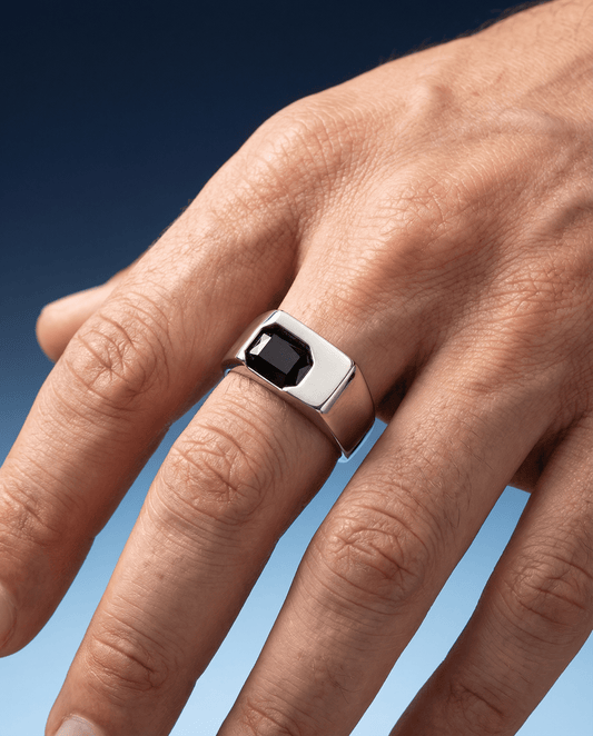 Cornerstone - טבעת חותם עם זירקון - שחור - KINZOKU