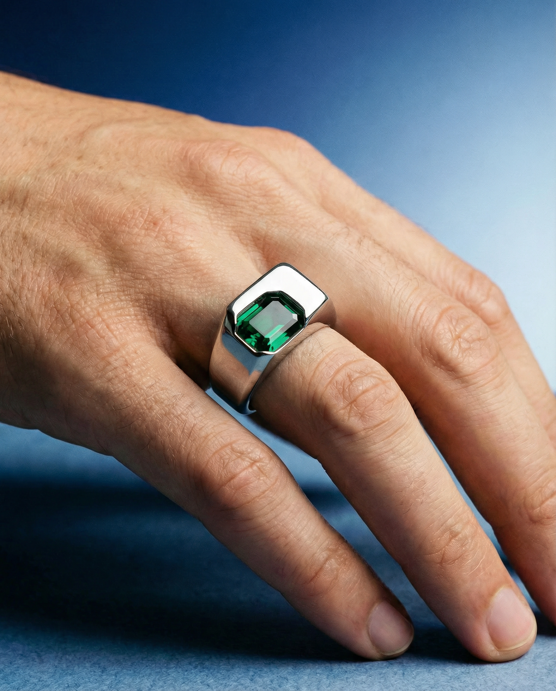 Cornerstone -  טבעת חותם עם זירקון - ירוק